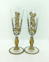 Свадебные бокалы для двоих - золотые.
